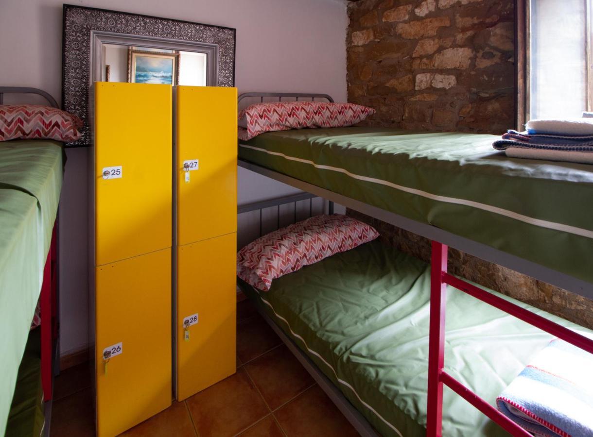 טורס דל ריו La Pata De Oca Hostal Rural Y Albergue מראה חיצוני תמונה